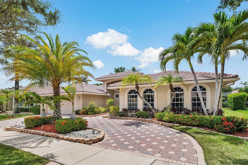 Image 4 of 36 For 3852 Oak Ridge Cir