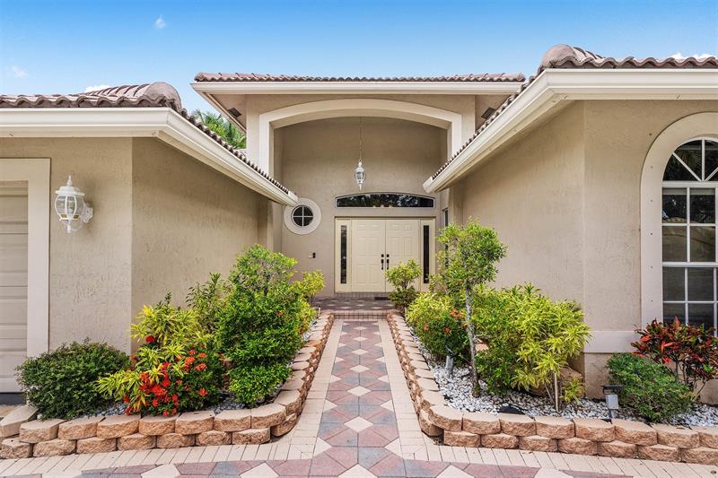 Image 5 of 36 For 3852 Oak Ridge Cir