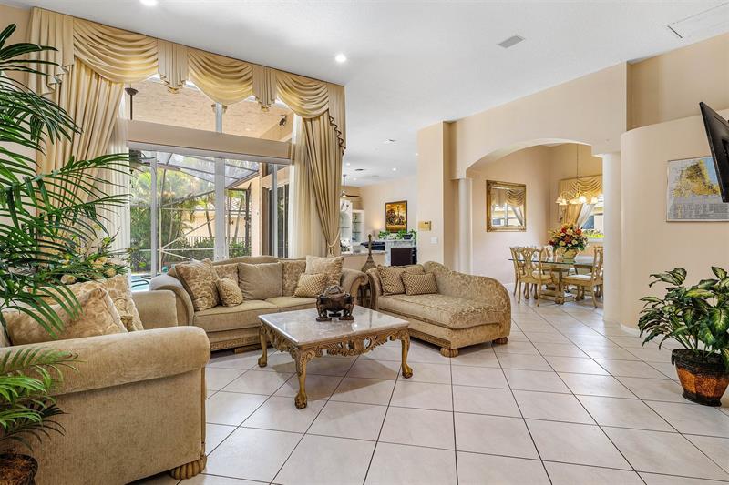 Image 7 of 36 For 3852 Oak Ridge Cir