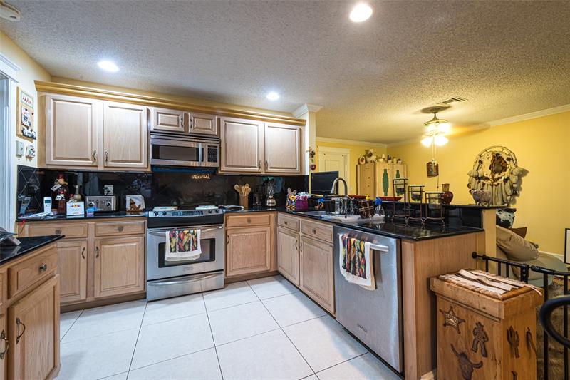 Image 11 of 30 For 6851 29th Ct