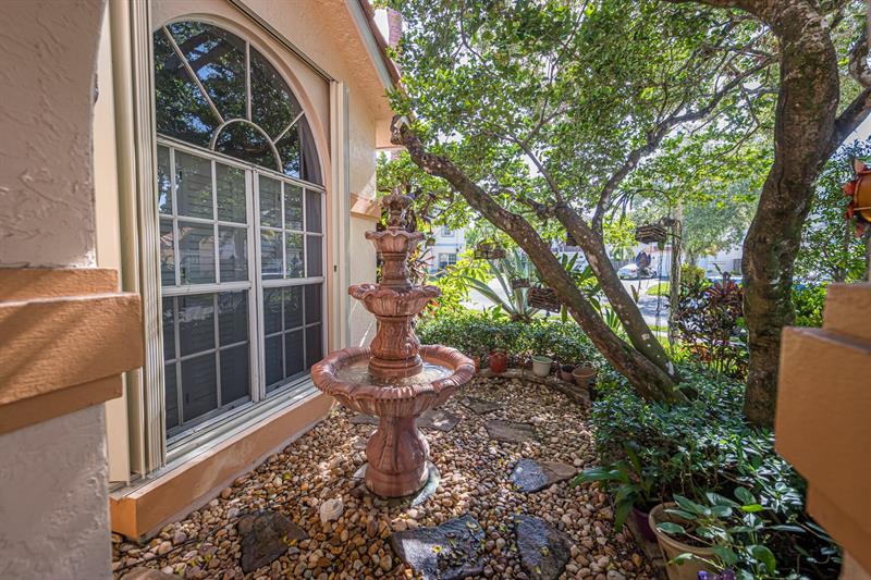 Image 6 of 30 For 6851 29th Ct