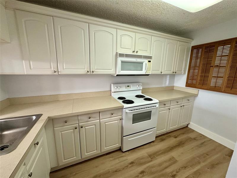 Image 6 of 20 For 9311 Orange Grove Dr  204