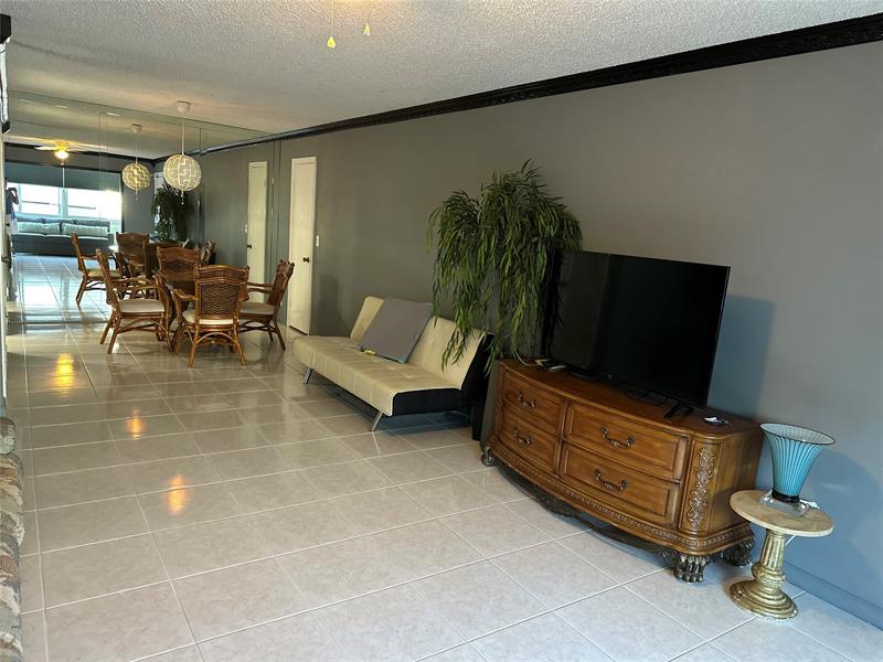 Image 3 of 15 For 6345 Bay Club Dr  1