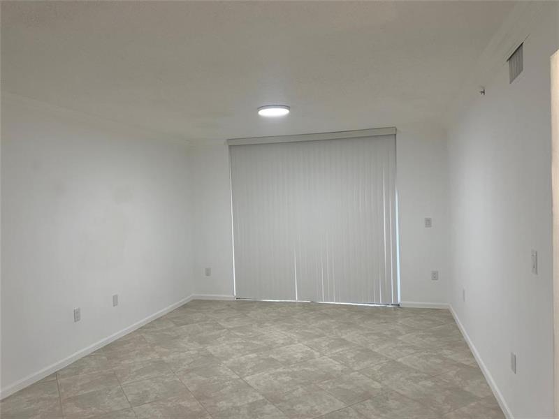 Image 10 of 13 For 4856 N St Rd 7  1108