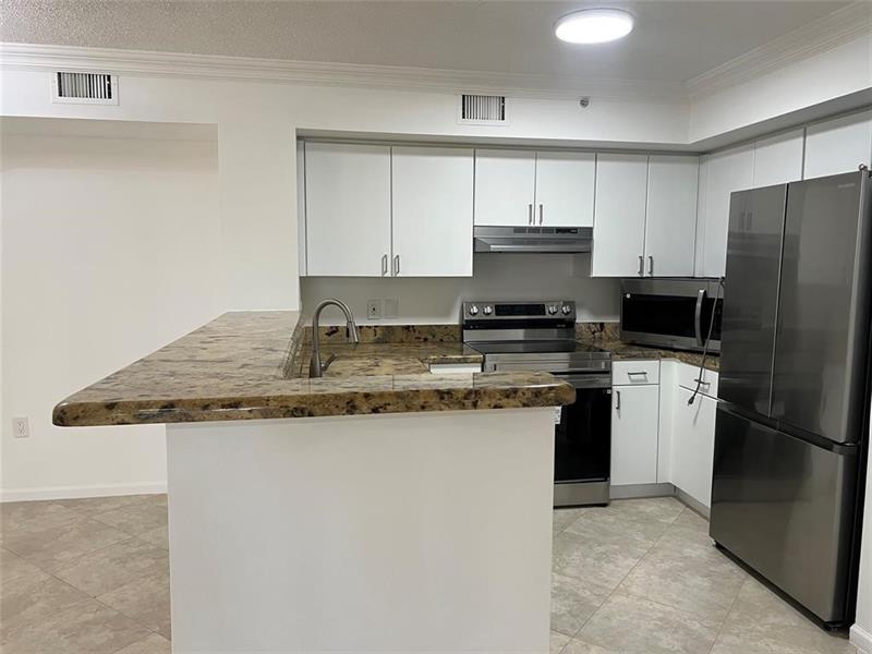 Image 4 of 13 For 4856 N St Rd 7  1108