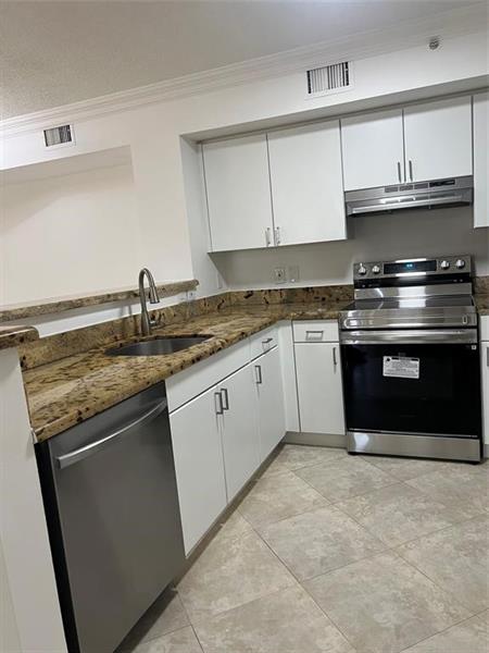 Image 6 of 13 For 4856 N St Rd 7  1108