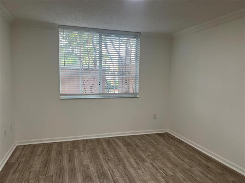 Image 7 of 13 For 4856 N St Rd 7  1108