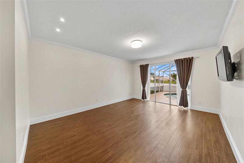 Image 11 of 43 For 9416 Lake Serena Dr
