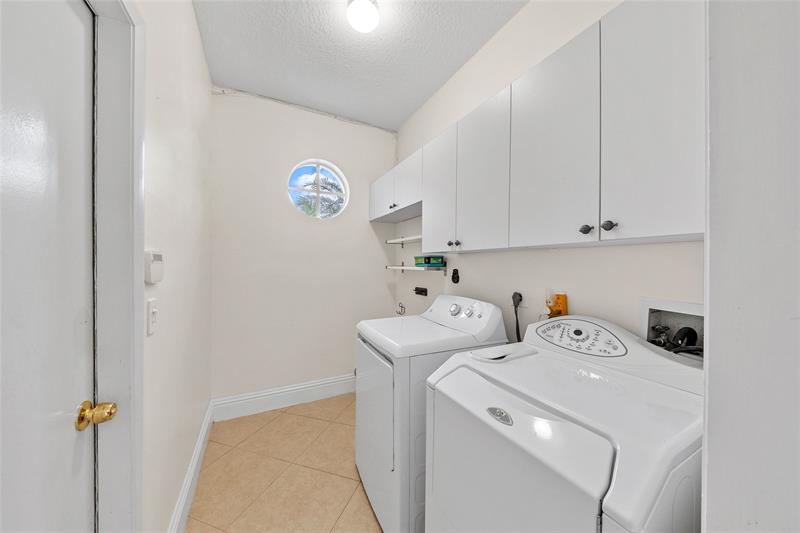Image 17 of 43 For 9416 Lake Serena Dr