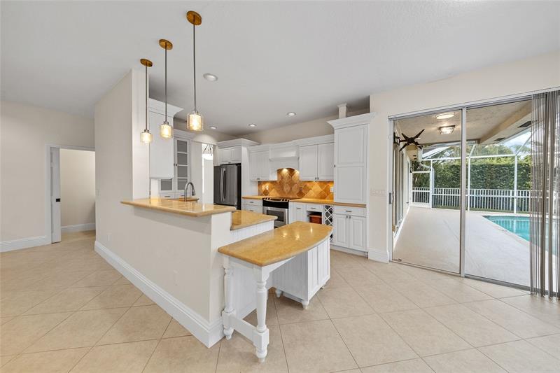 Image 24 of 43 For 9416 Lake Serena Dr