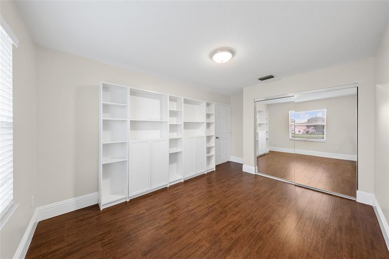 Image 34 of 43 For 9416 Lake Serena Dr