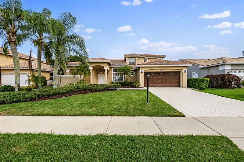 Image 4 of 43 For 9416 Lake Serena Dr