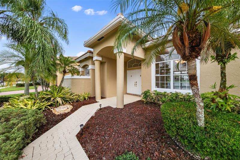 Image 5 of 43 For 9416 Lake Serena Dr
