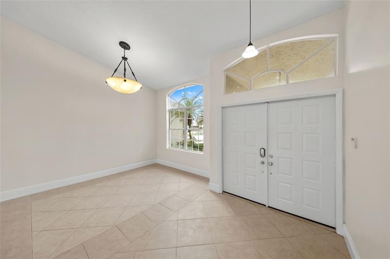 Image 7 of 43 For 9416 Lake Serena Dr