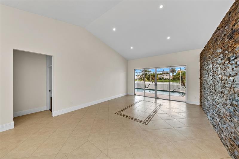 Image 9 of 43 For 9416 Lake Serena Dr