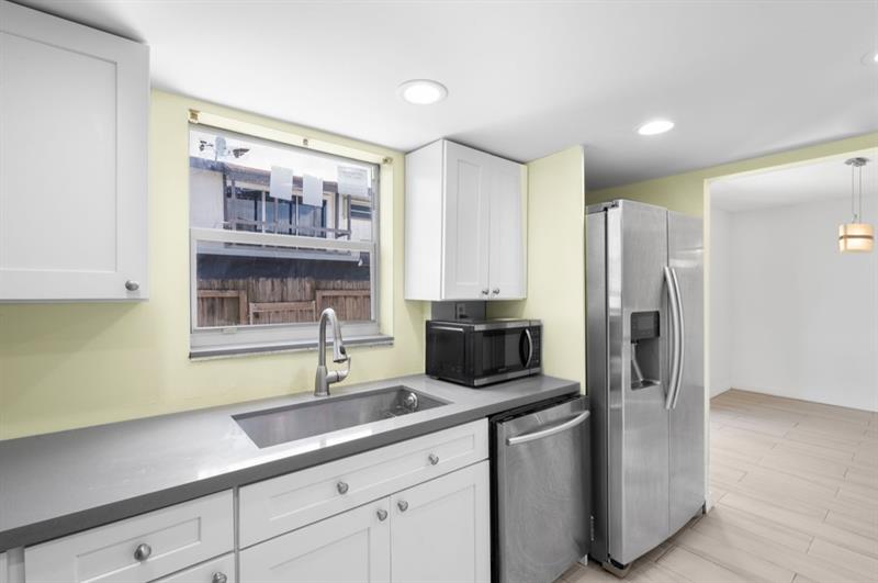 Image 11 of 27 For 7111 111th Pl  7111