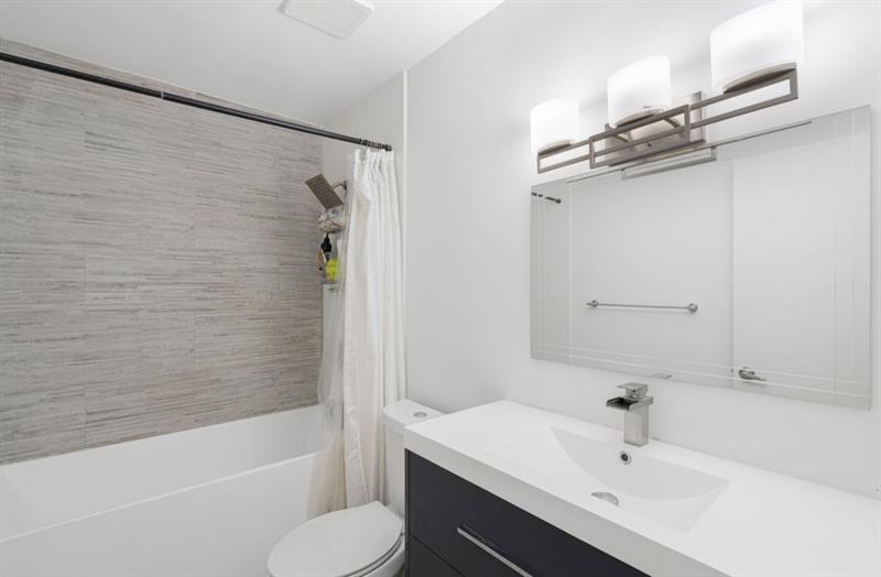 Image 18 of 27 For 7111 111th Pl  7111