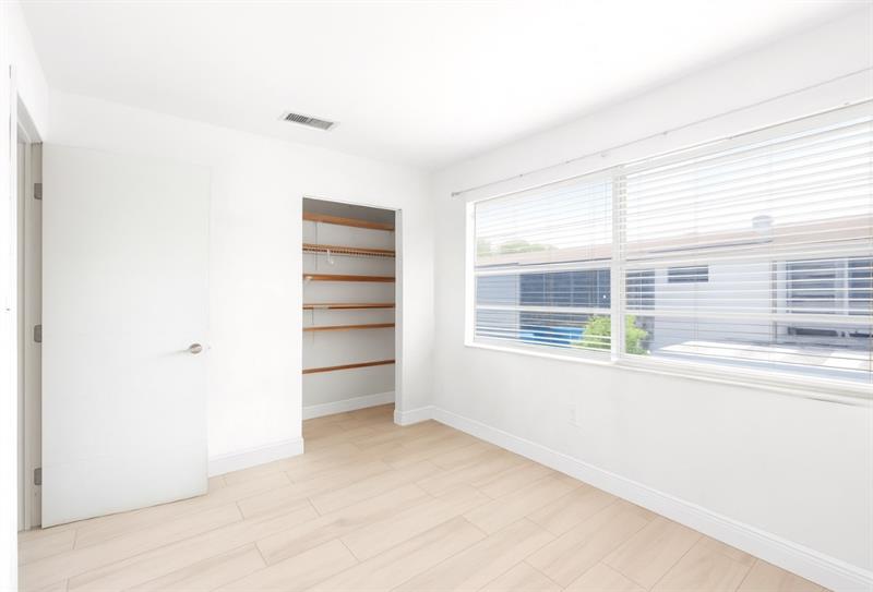 Image 19 of 27 For 7111 111th Pl  7111