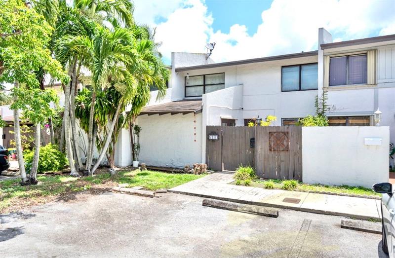 Image 4 of 27 For 7111 111th Pl  7111