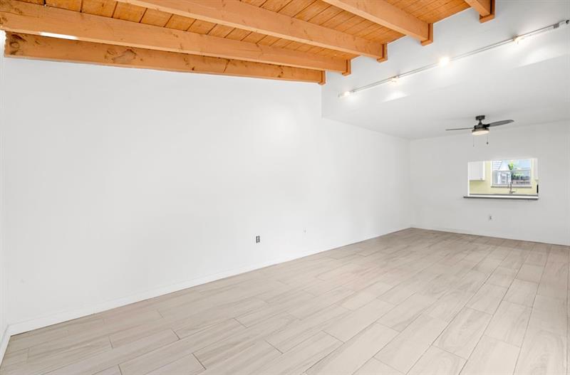 Image 7 of 27 For 7111 111th Pl  7111
