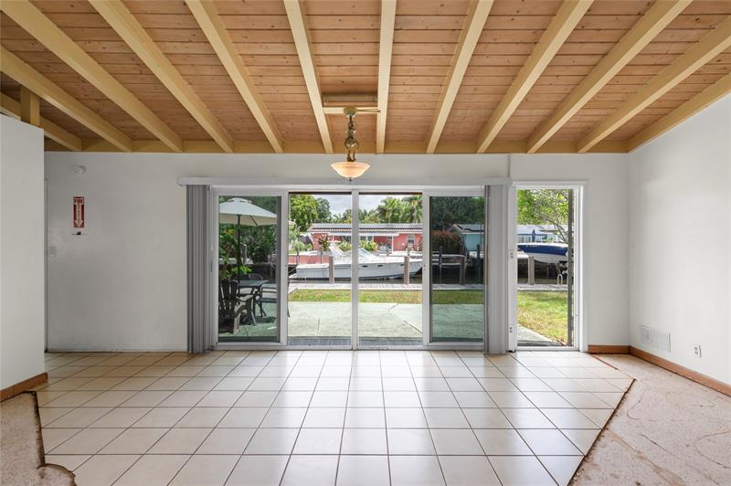 Image 15 of 37 For 1709 5th St  
