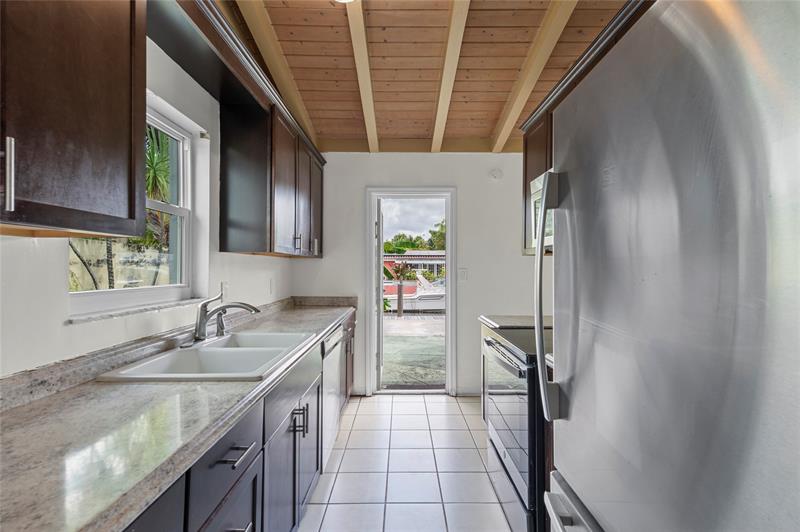 Image 17 of 37 For 1709 5th St  