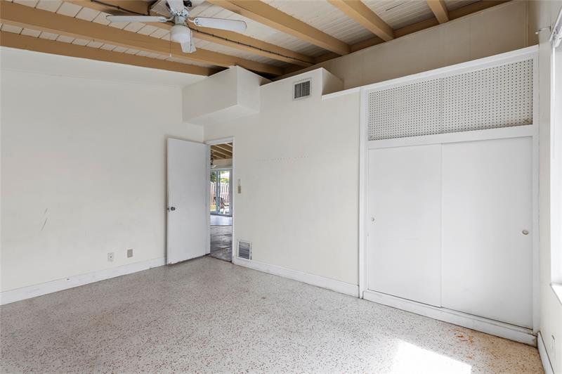Image 23 of 37 For 1709 5th St  