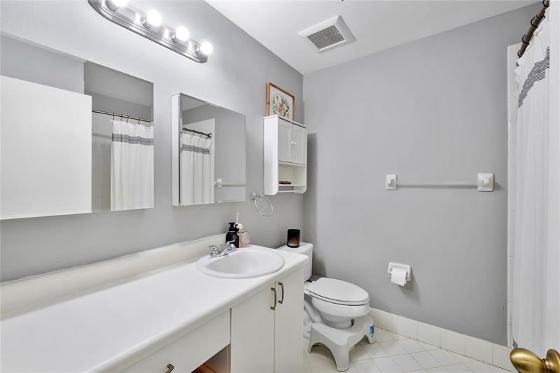 Image 18 of 56 For 1367 48th Ter