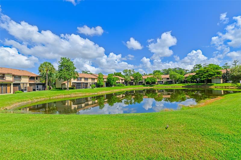 Image 34 of 49 For 3966 Cocoplum Cir  E