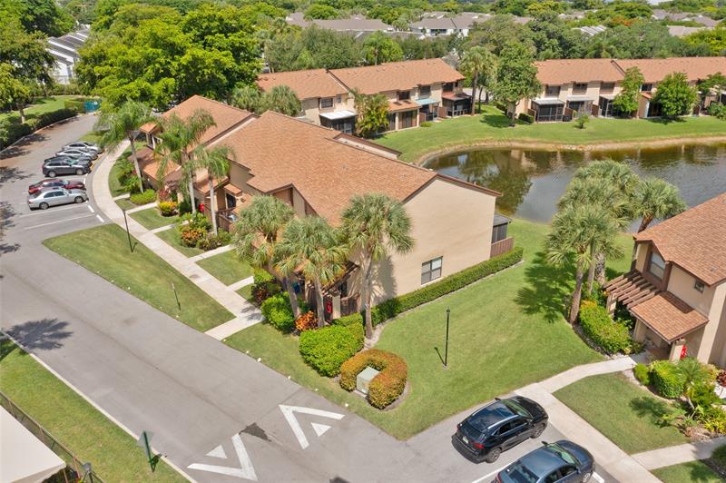 Image 35 of 49 For 3966 Cocoplum Cir  E