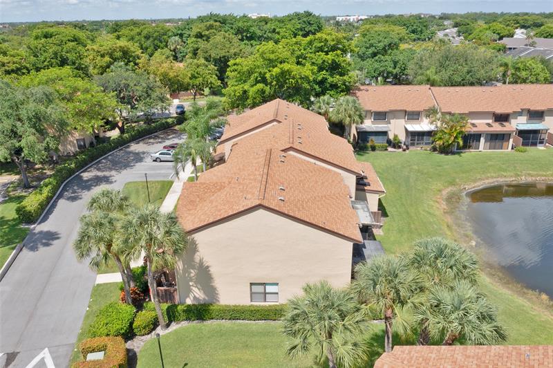Image 37 of 49 For 3966 Cocoplum Cir  E