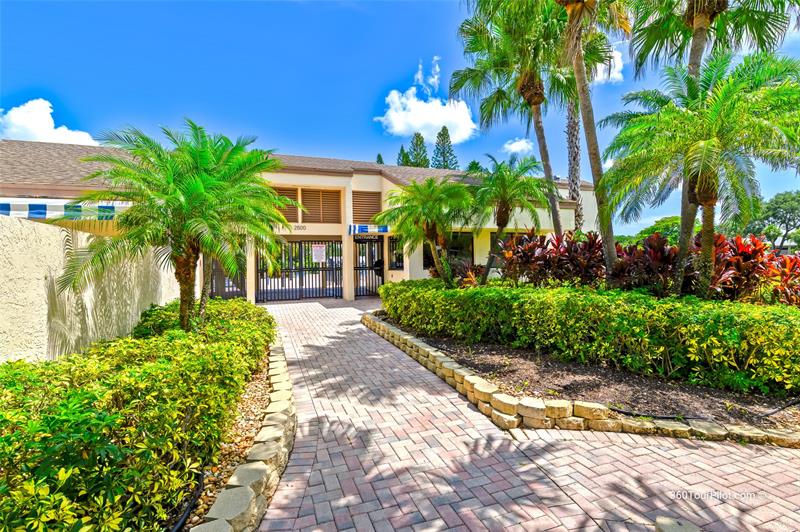 Image 40 of 49 For 3966 Cocoplum Cir  E
