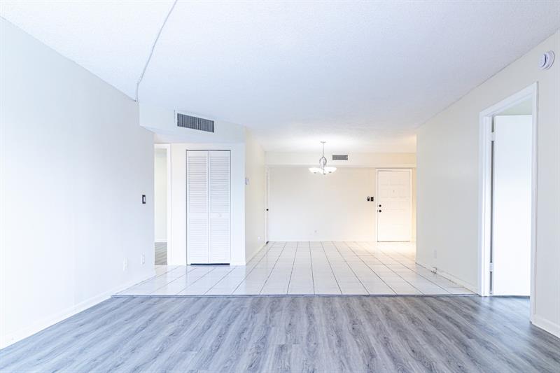 Image 10 of 21 For 3280 Spanish Moss Ter  307