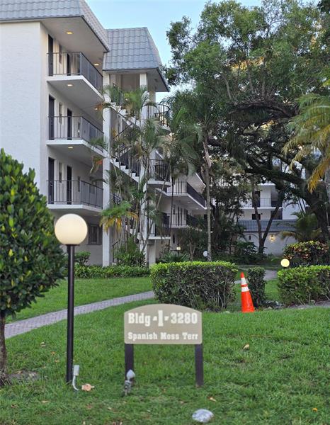 Image 3 of 21 For 3280 Spanish Moss Ter  307