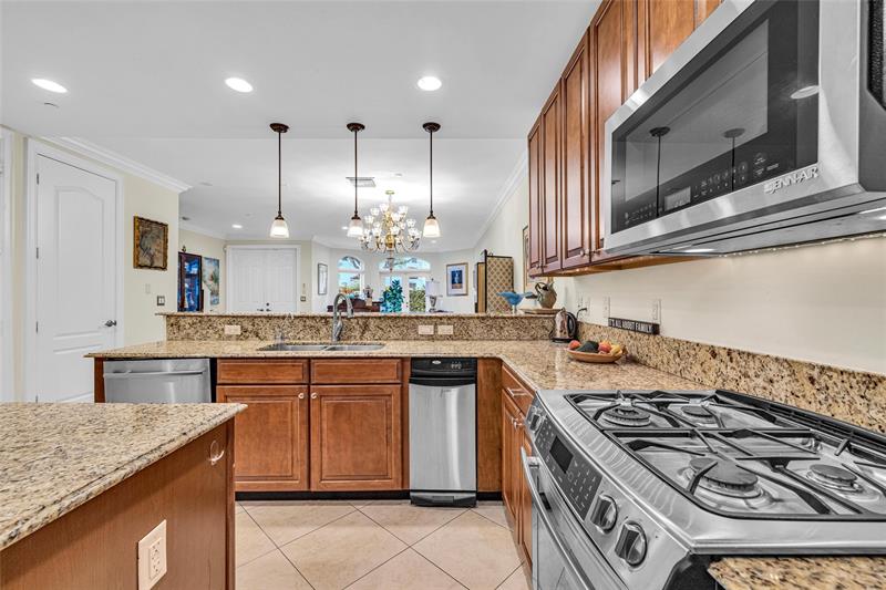 Image 16 of 47 For 913 17th Way  *