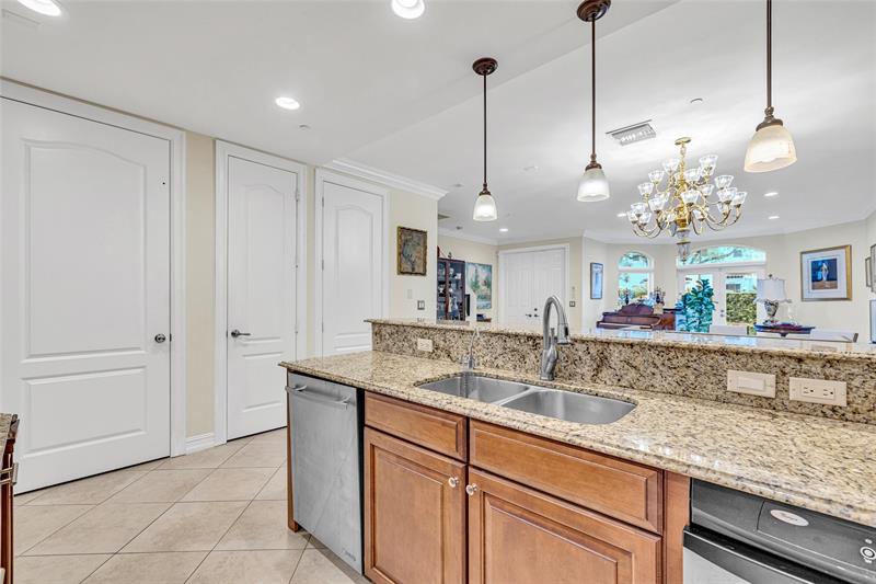 Image 17 of 47 For 913 17th Way  *