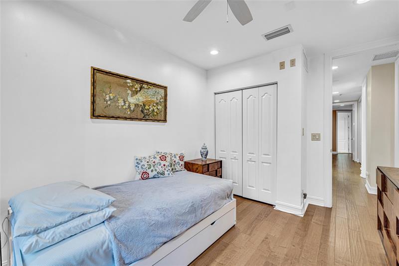 Image 30 of 47 For 913 17th Way  *