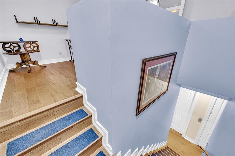 Image 36 of 47 For 913 17th Way  *