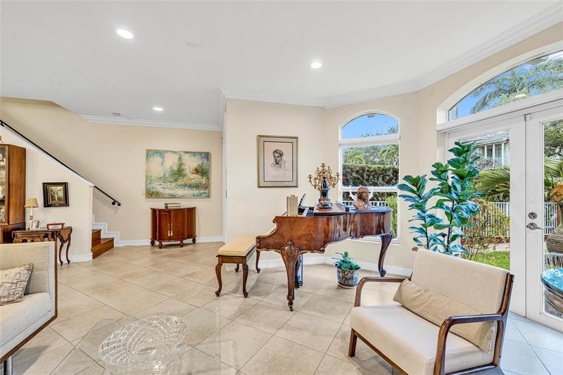 Image 8 of 47 For 913 17th Way  *