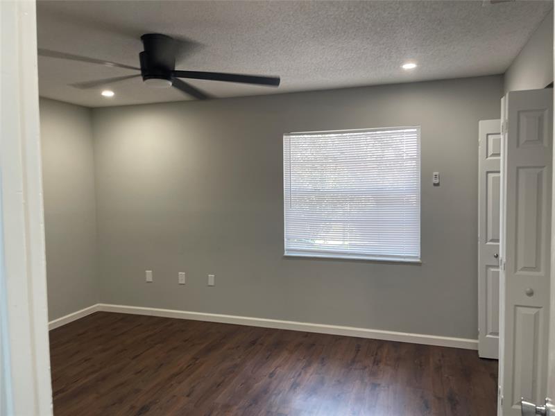 Image 9 of 14 For 2017 Oleander Blvd  A