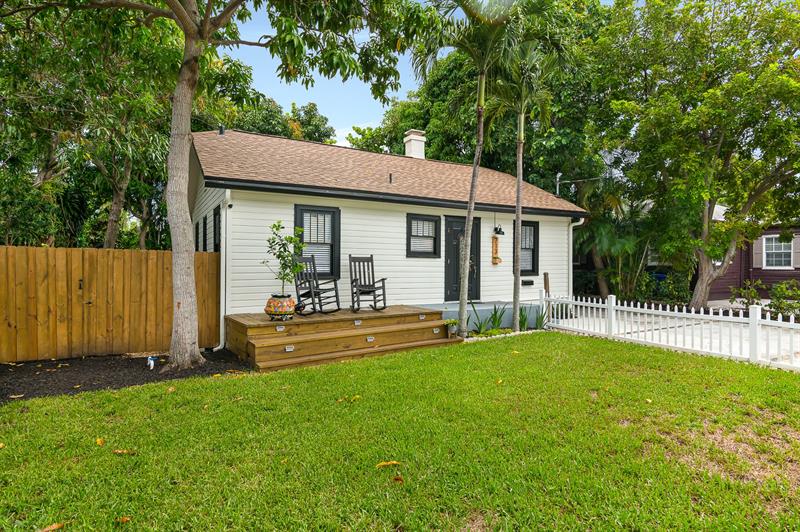 Image 3 of 21 For 713 17th Rd  