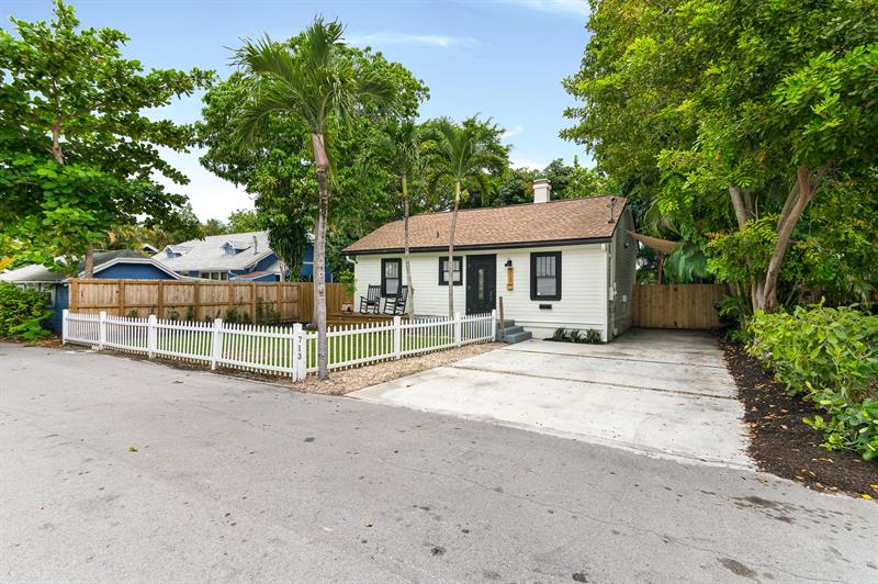 Image 4 of 21 For 713 17th Rd  