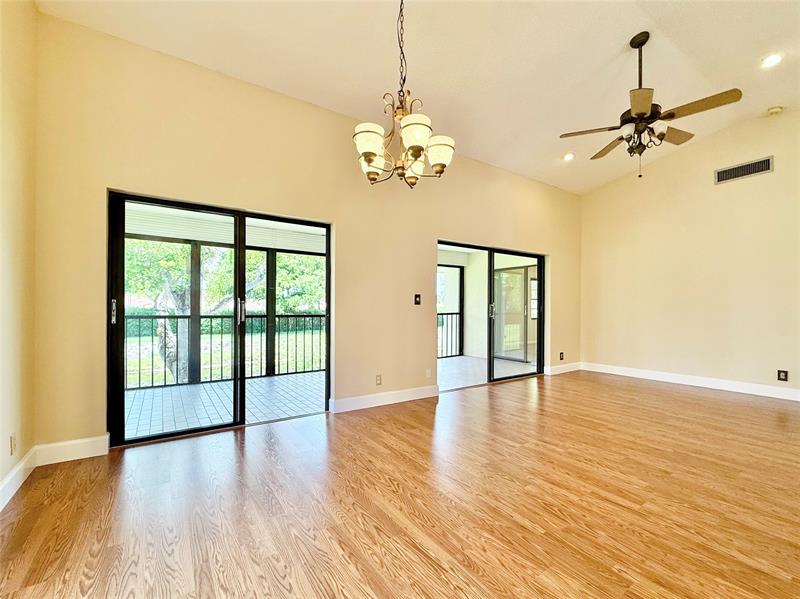 Image 11 of 62 For 10805 Bahama Palm Way  201