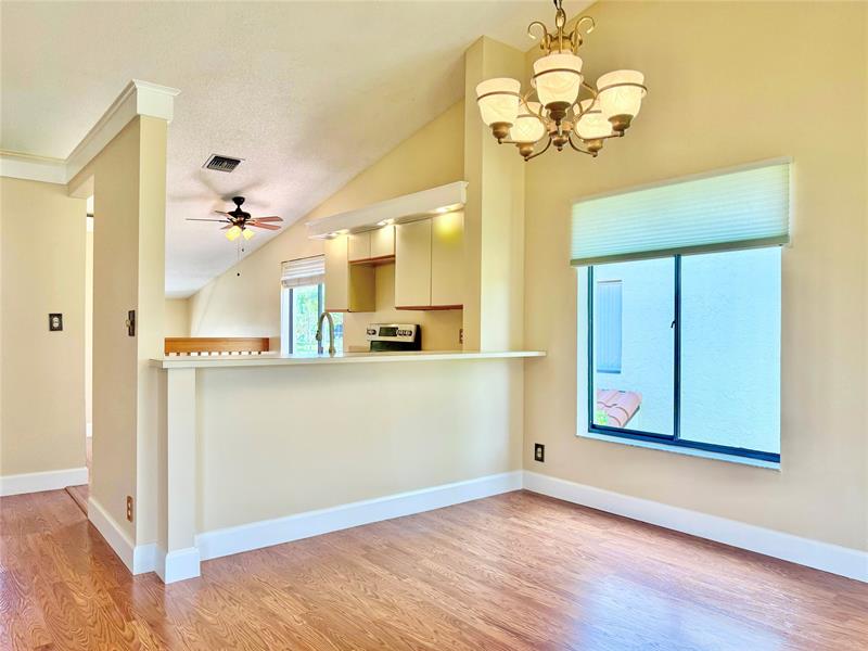 Image 12 of 62 For 10805 Bahama Palm Way  201