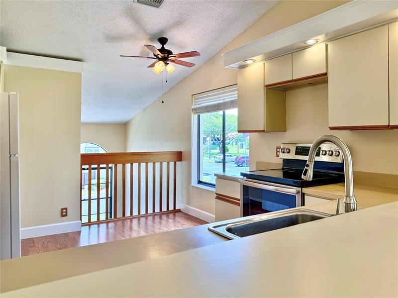 Image 13 of 62 For 10805 Bahama Palm Way  201