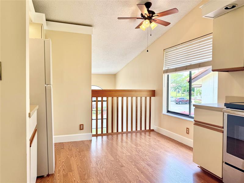 Image 17 of 62 For 10805 Bahama Palm Way  201