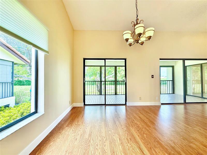 Image 20 of 62 For 10805 Bahama Palm Way  201