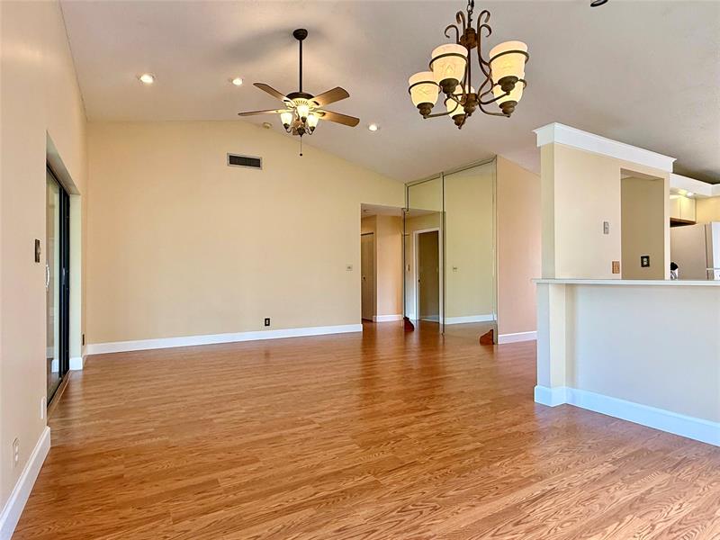 Image 21 of 62 For 10805 Bahama Palm Way  201