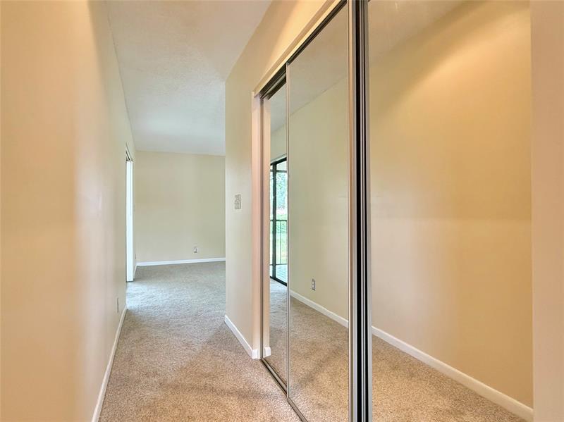 Image 22 of 62 For 10805 Bahama Palm Way  201