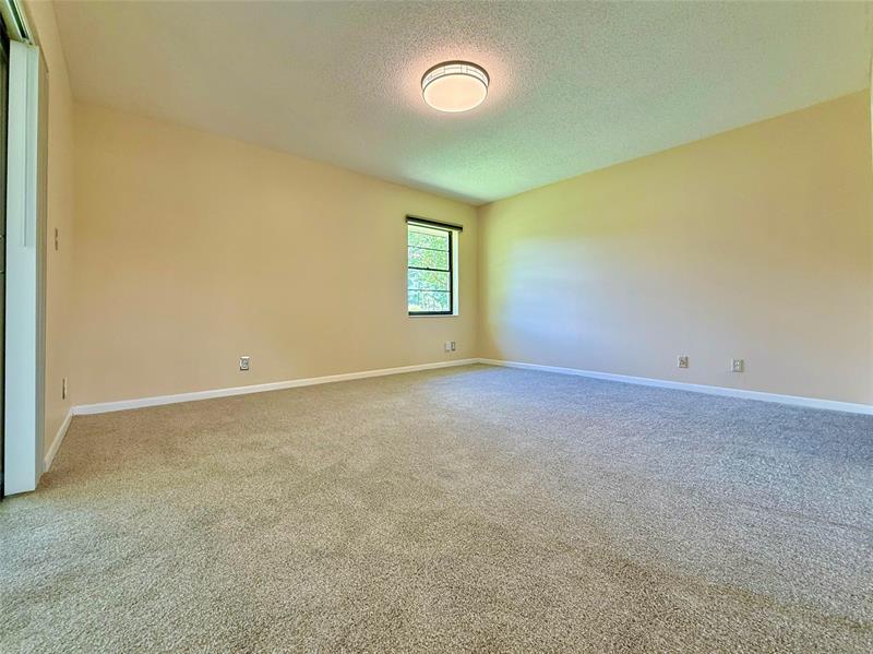 Image 23 of 62 For 10805 Bahama Palm Way  201